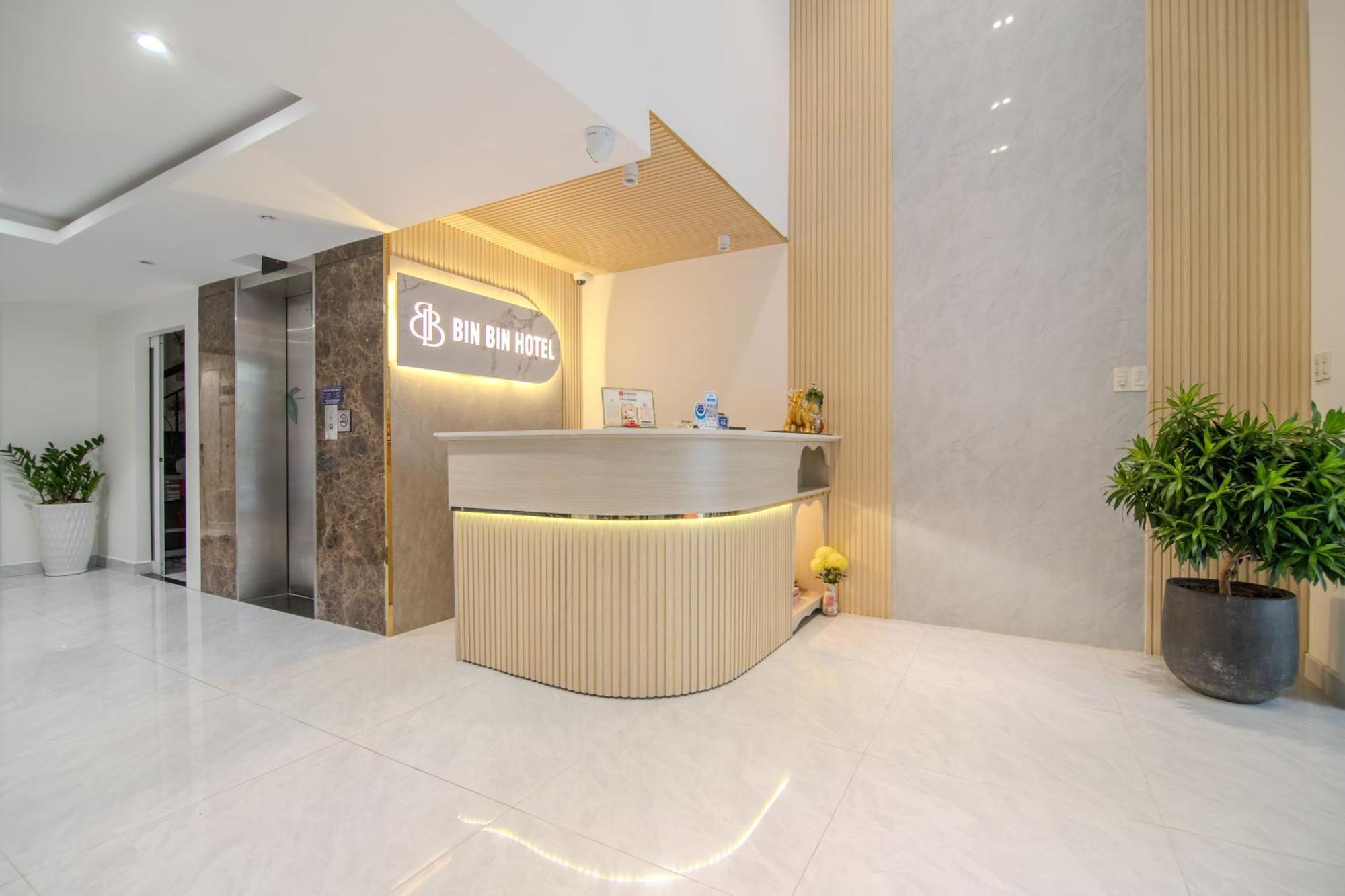 Bin Bin Hotel 6 - Near Secc D7 Cidade de Ho Chi Minh Exterior foto